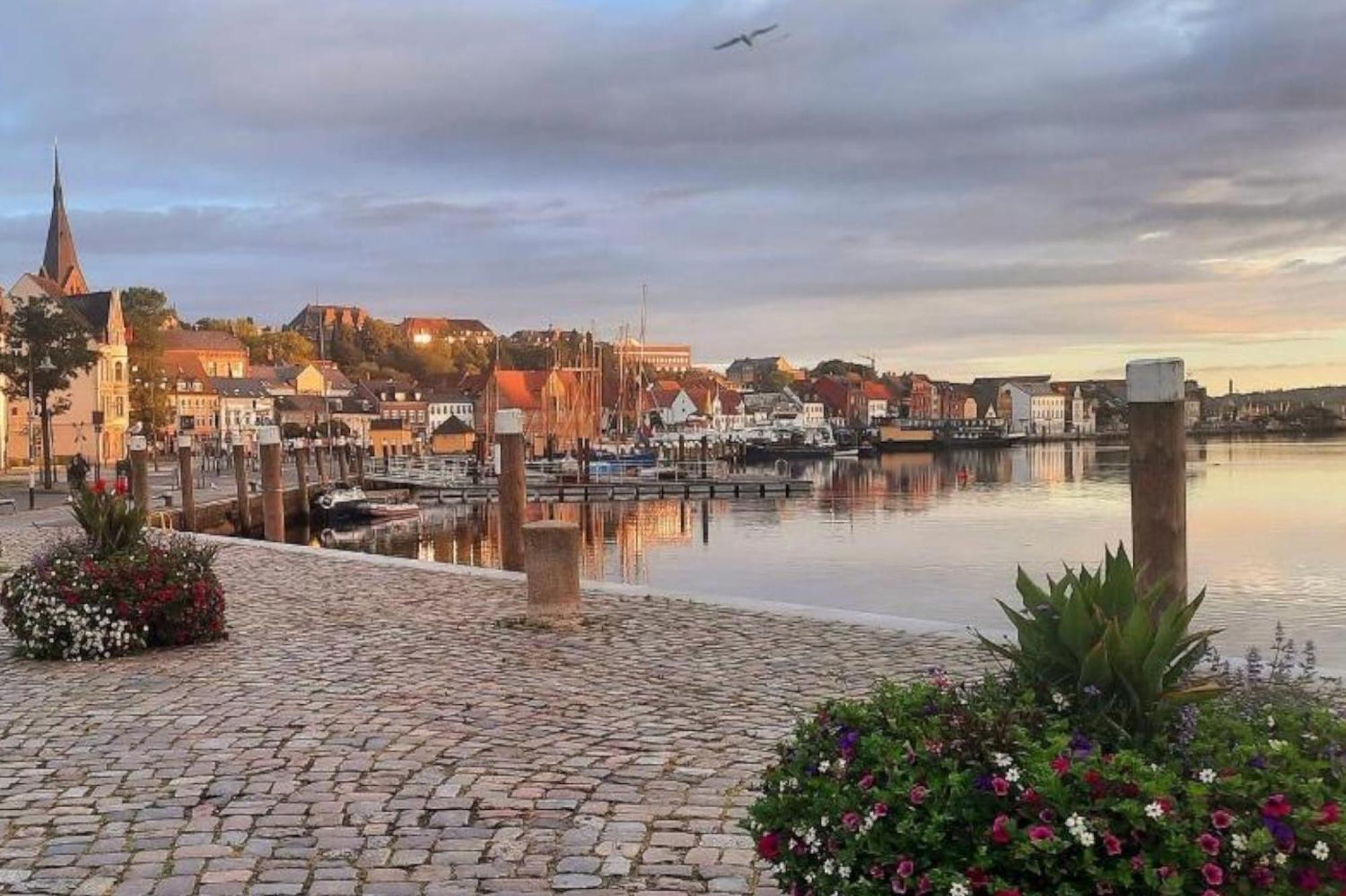 Hafenblick Ferienwohnung In Der Altstadt Mit Parkplatz Flensburg Dış mekan fotoğraf
